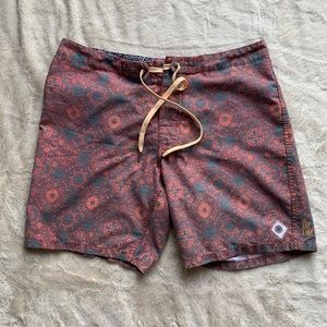 Men’s Rhythm Trade Winds 16" Boardshorts size 34